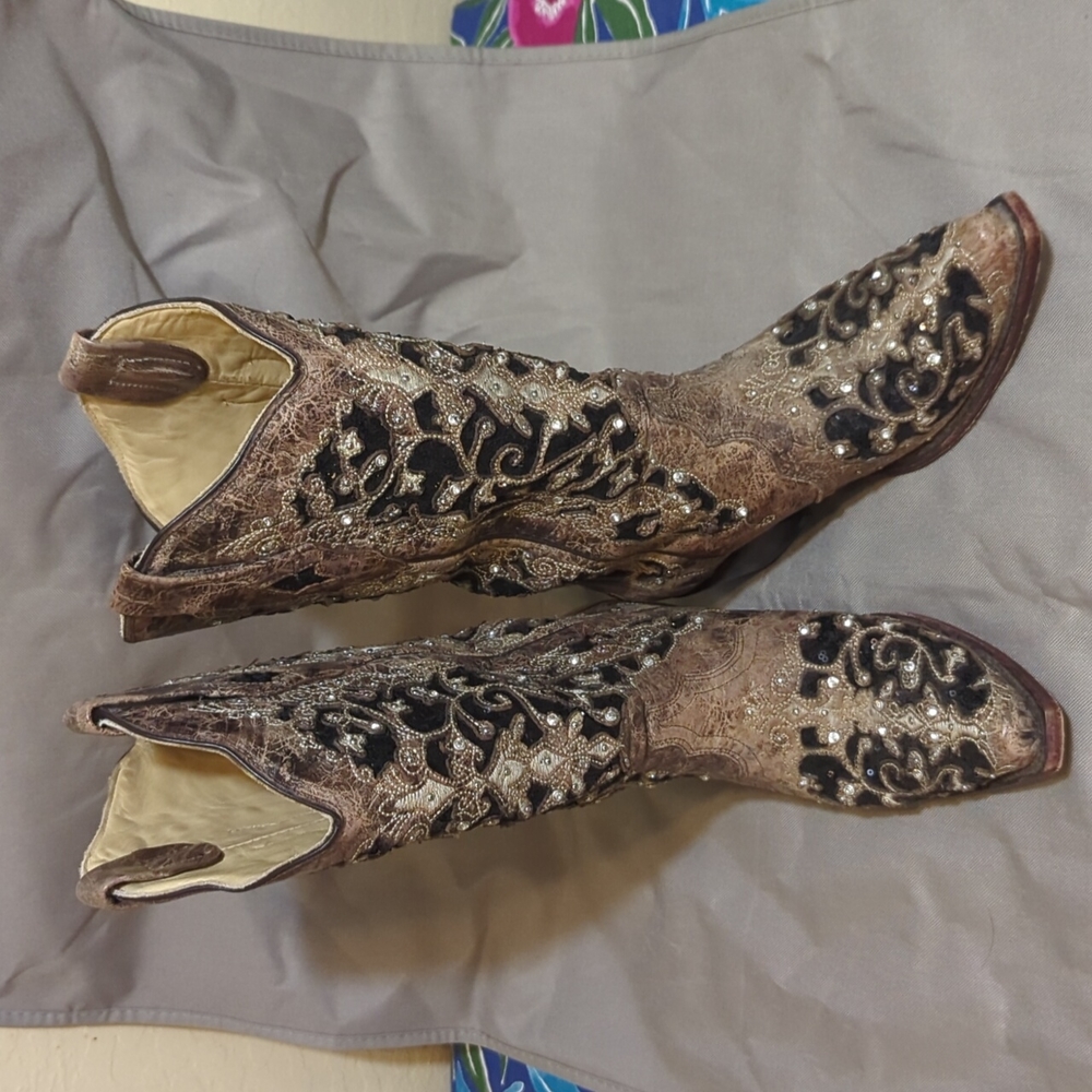 Women's Corral sequin cowboy boots black size 8